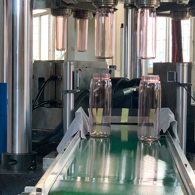 水瓶一级注拉吹成型机