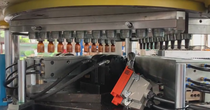 100ml 10腔琥珀pet药品容器.mp4